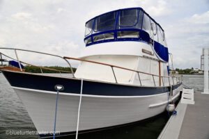 Painting the exterior hull of Blue Turtle