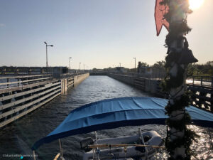 Off the dock and to Franklin Locks!